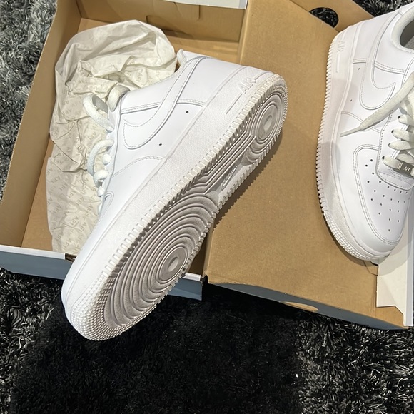 Slightly used Air Force 1s almost new - Picture 4 of 4